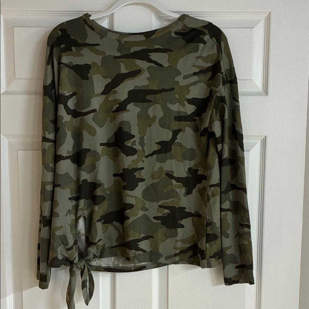 Camo Tie-Hem Long Sleeve Top - Olive Green